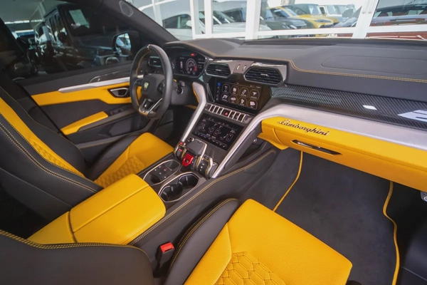 Lamborghini Urus  | 2021 | 13,500Km | Under warranty