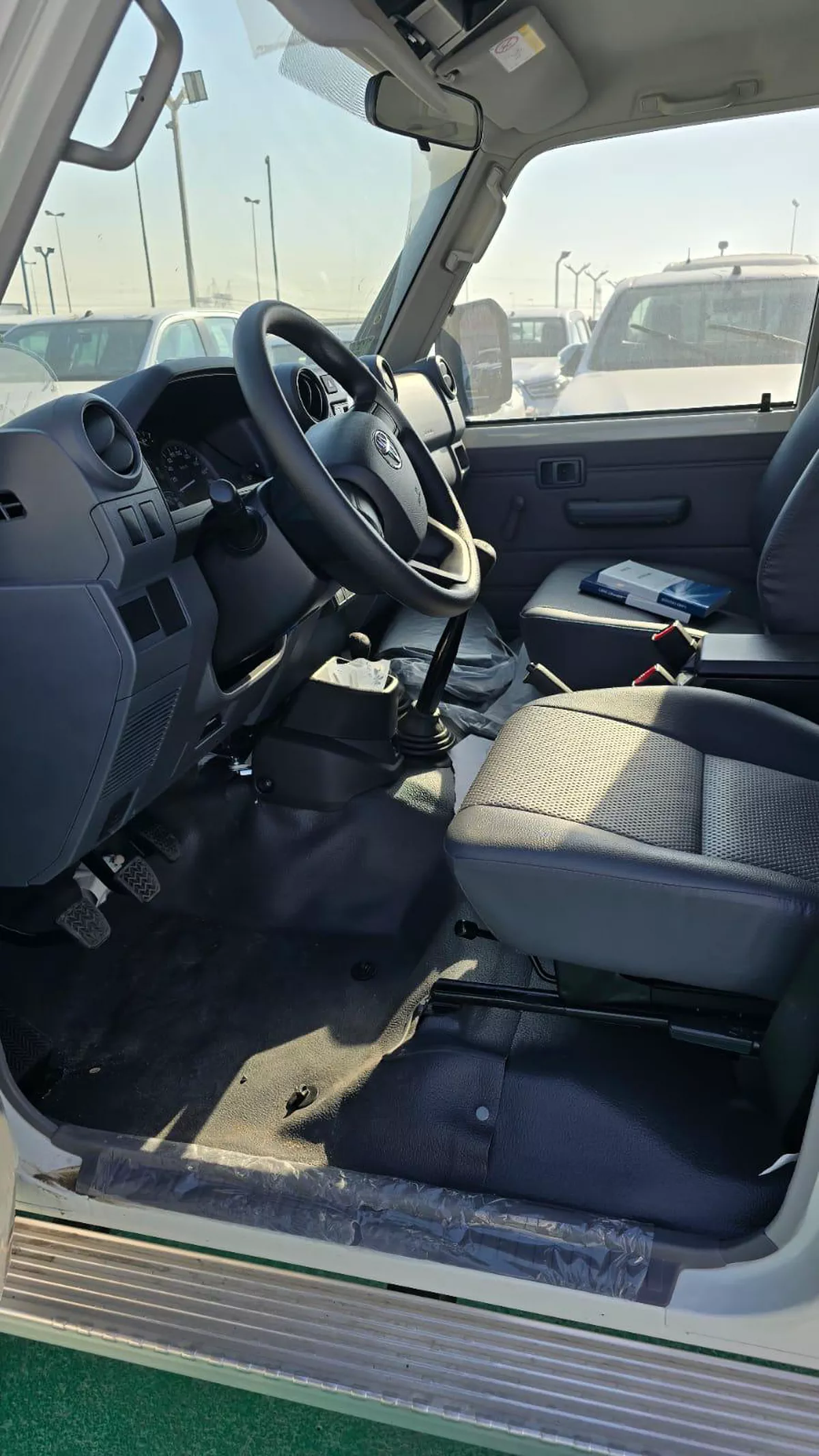 TOYOTA LAND CRUISER 79 LX 4.0L V6 P MT 2026 – FULL OPTION-5-5