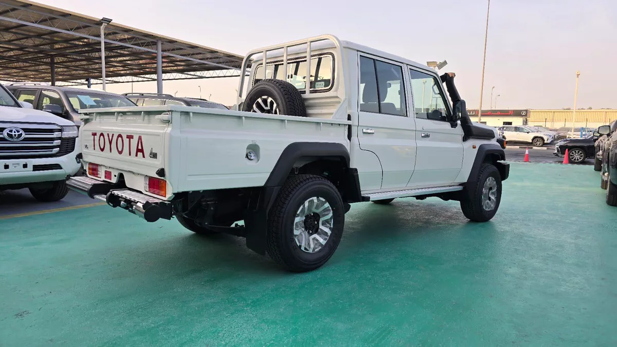 TOYOTA LAND CRUISER 79 LX 4.0L V6 P MT 2026 – FULL OPTION-1-1