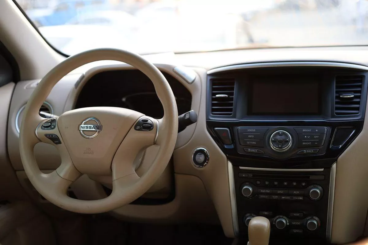 Used Nissan Pathfinder 3.5L S 4WD 2015-8-8