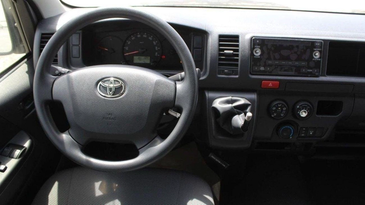 Toyota Hiace Toyota Hiace 2.5L High Roof Diesel old ship 2025-10-0