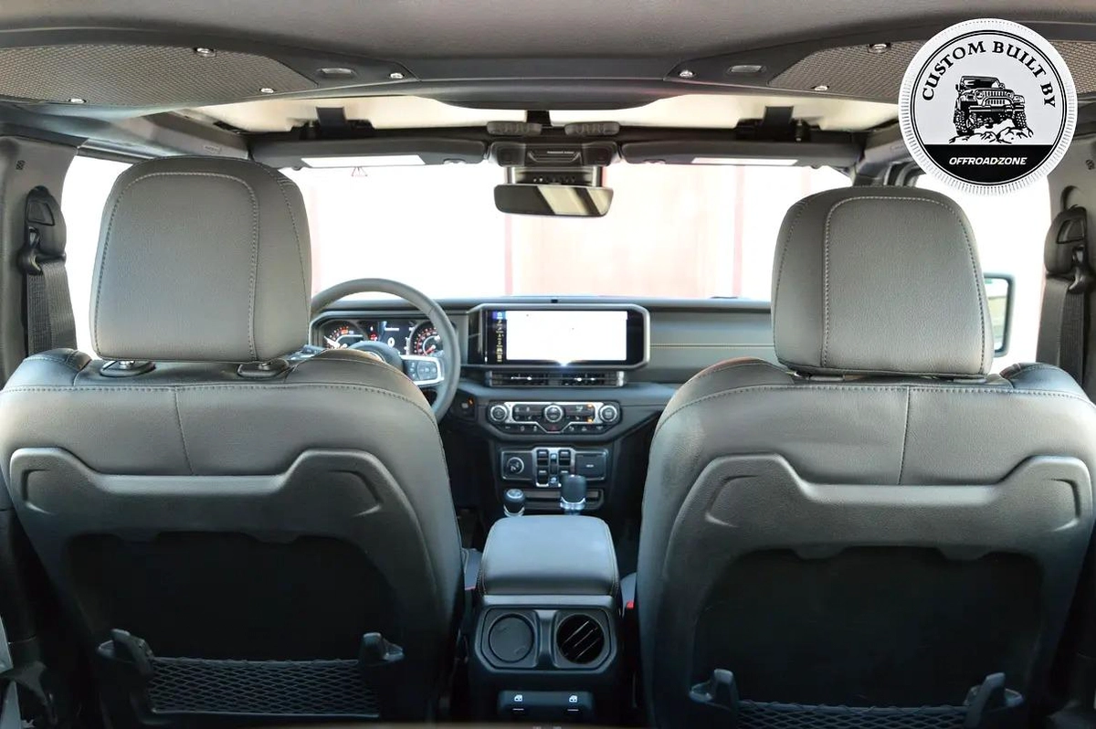 BRAND NEW | DEALER 5 YRS WTY 3 YRS SP | 2026 JEEP WRANGLER 4DR SAHARA BLACK (2.0L)-3-3