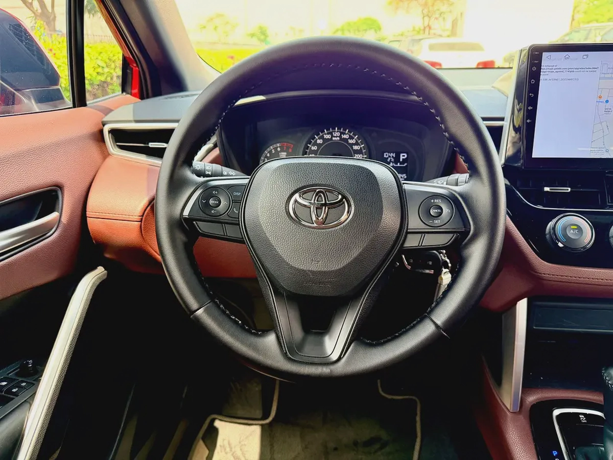 Toyota Corolla Cross 1.8L XL GCC Specs 2024 Very Good Condition-12-12