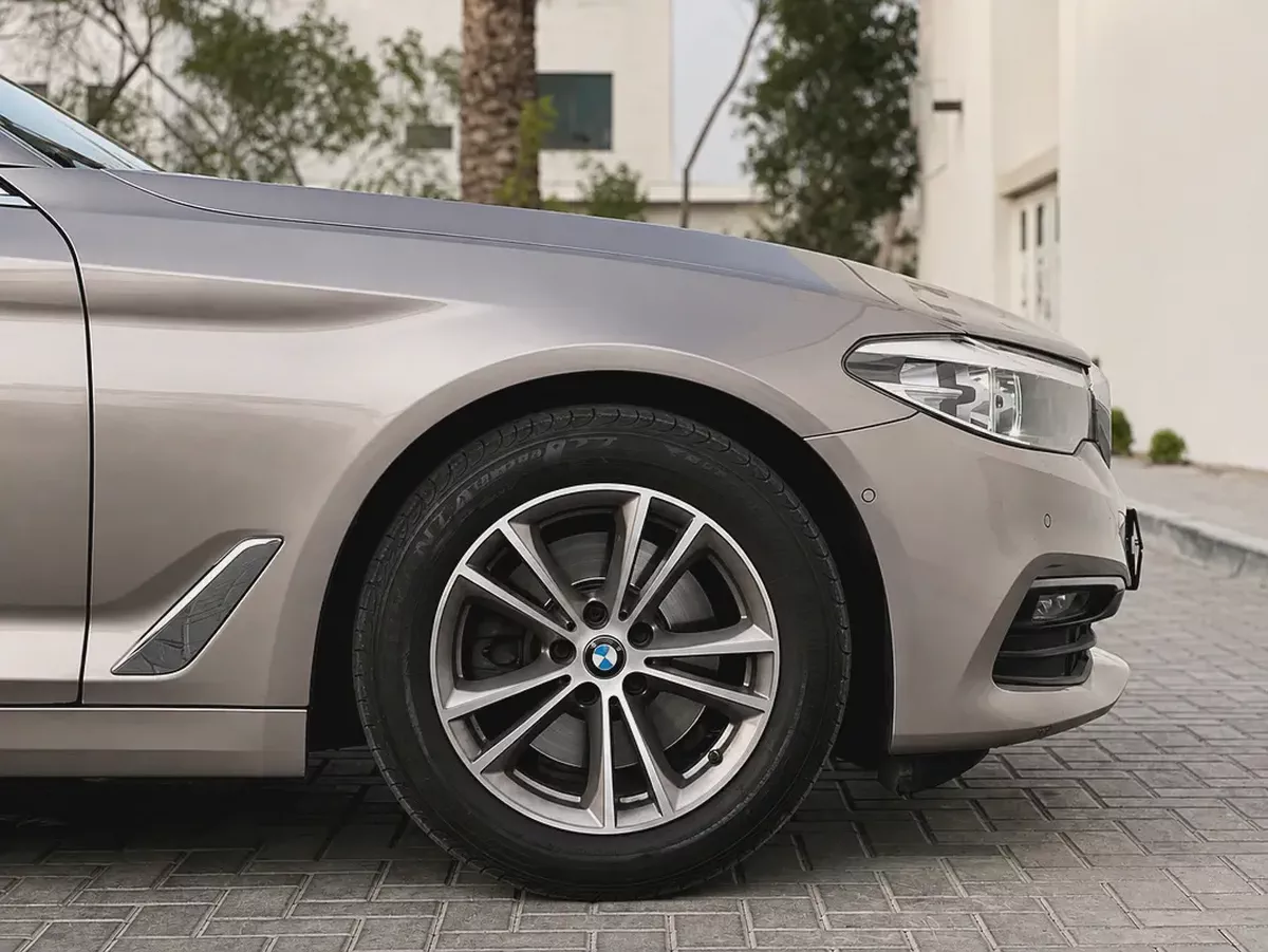 AED 1,123 EMI P.M | BMW | 520I | EXCLUSIVE| GCC | 2.0L I4 | 2020| FSH | 0% DOWNPAYMENT-9-9