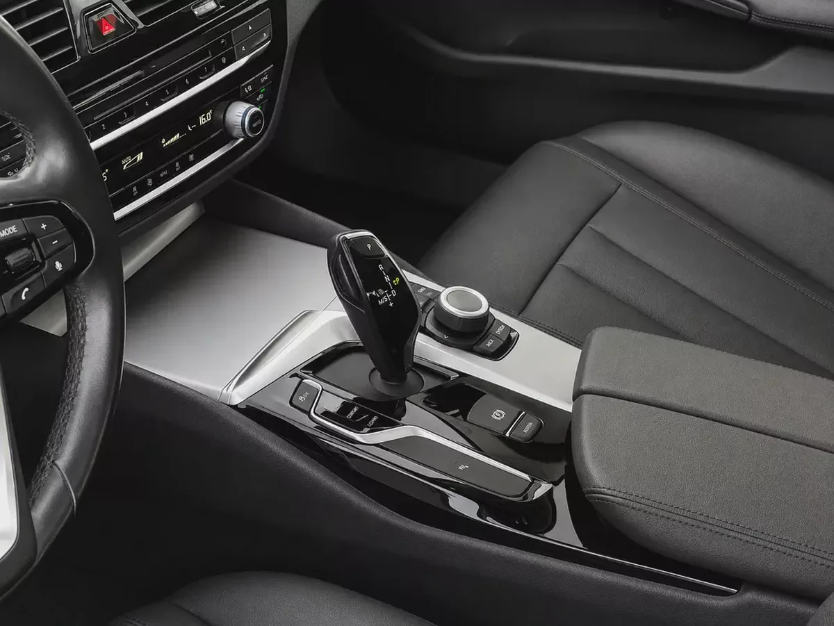 AED 1,123 EMI P.M | BMW | 520I | EXCLUSIVE| GCC | 2.0L I4 | 2020| FSH | 0% DOWNPAYMENT-10-10