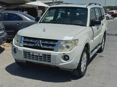 Mitsubshi pajero 2012 fullopshin white color GCc calen car-5