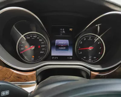 Mercedes-Benz V250 Avantgarde 2017 | GCC Specs | AED 2,302 / Monthly-10