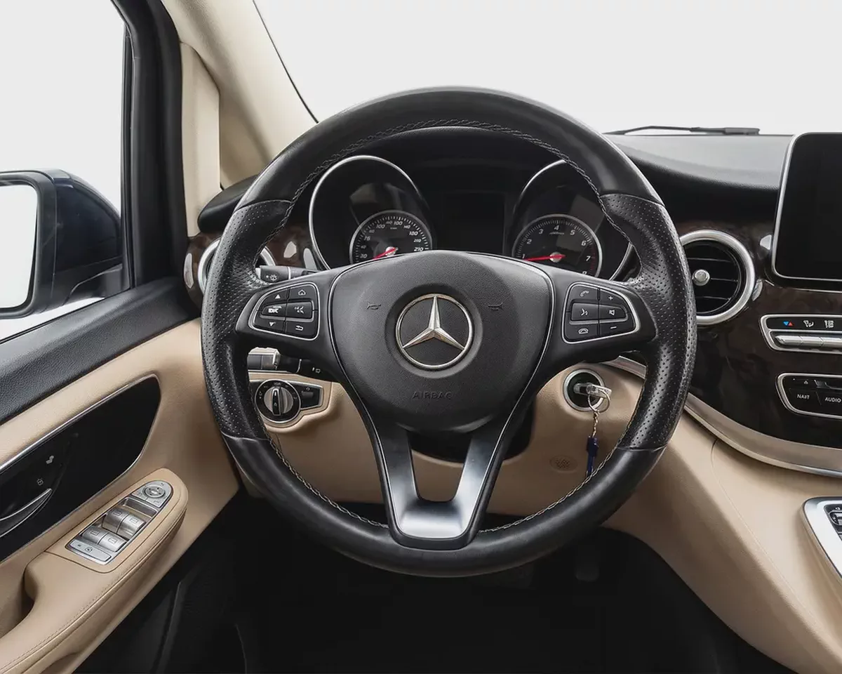 Mercedes-Benz V250 Avantgarde 2017 | GCC Specs | AED 2,302 / Monthly-9-9