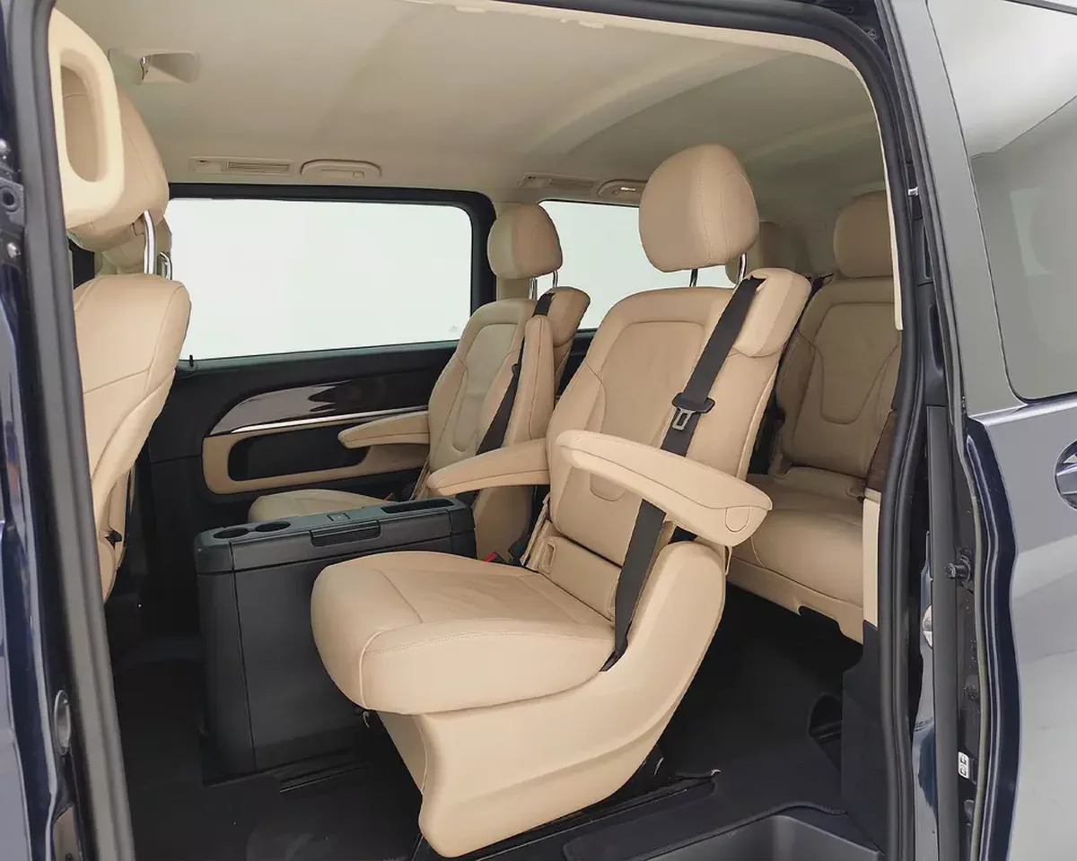 Mercedes-Benz V250 Avantgarde 2017 | GCC Specs | AED 2,302 / Monthly-11-11