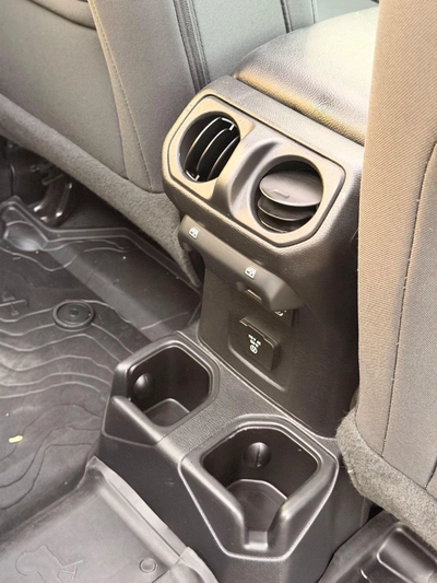 Jeep Wrangler Unlimited SPORT full option automatic Roof-15