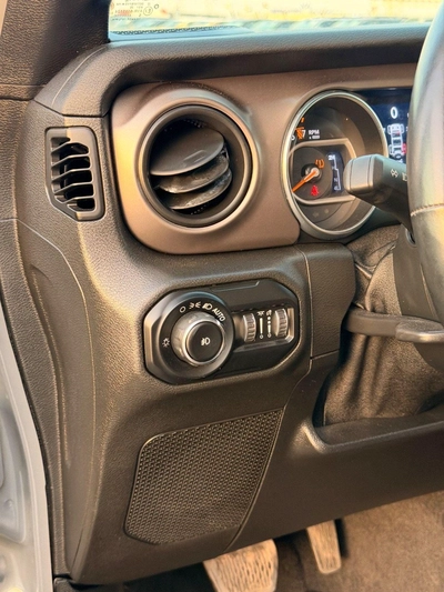 Jeep Wrangler Unlimited SPORT full option automatic Roof-16