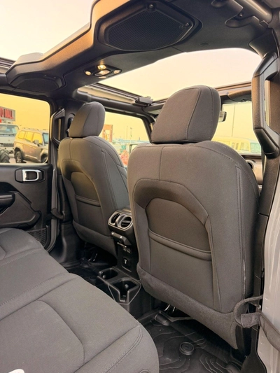 Jeep Wrangler Unlimited SPORT full option automatic Roof-18
