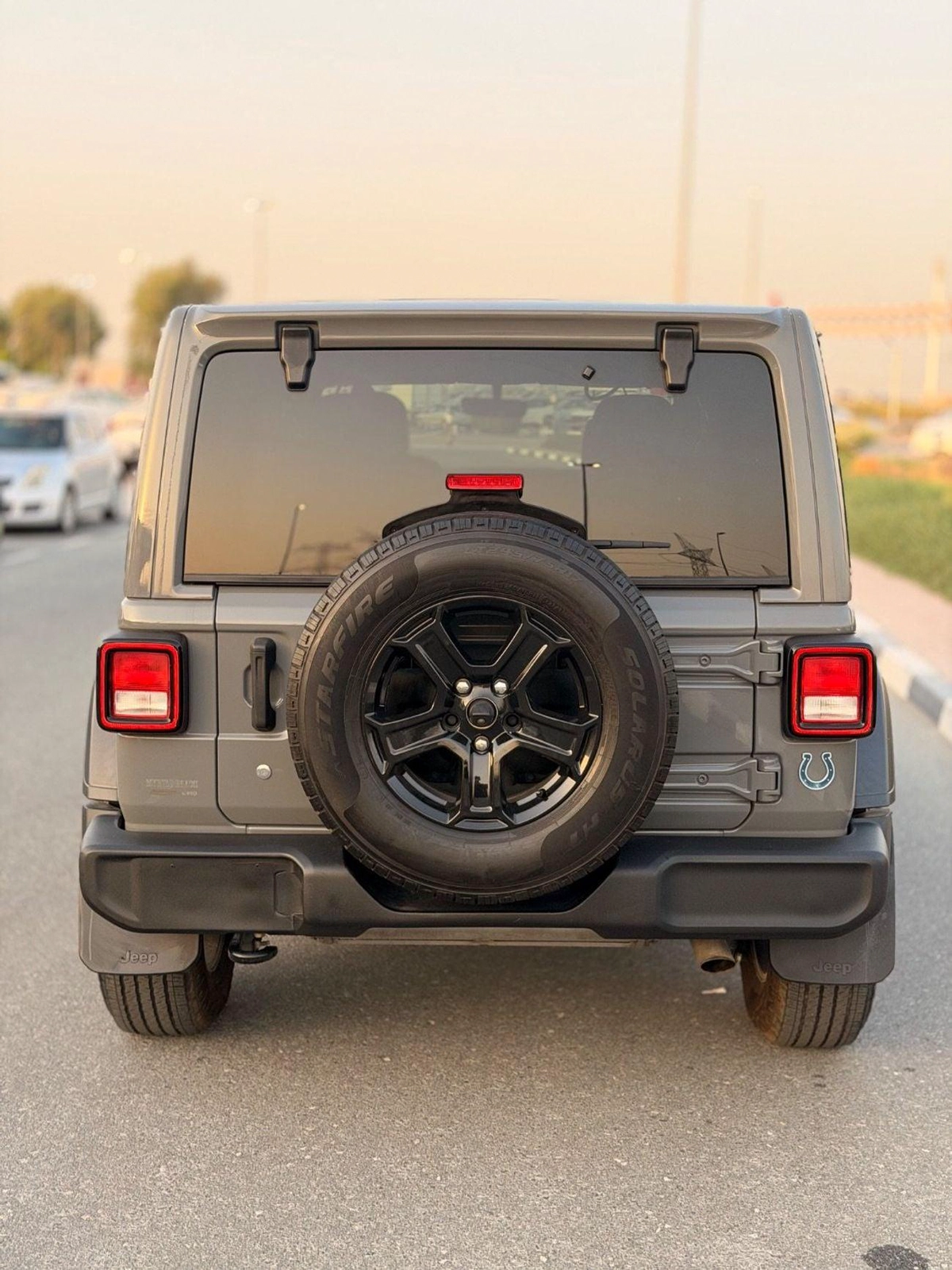 Jeep Wrangler Unlimited SPORT full option automatic Roof-2-2