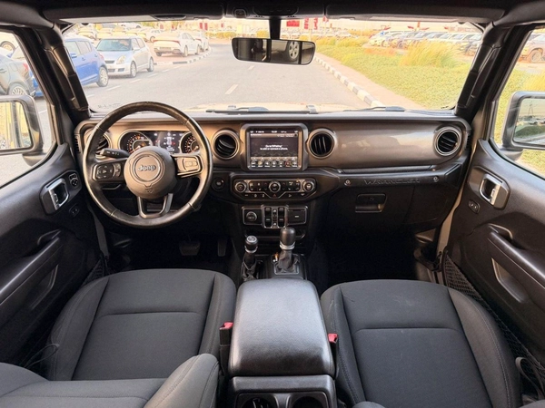 Jeep Wrangler Unlimited SPORT full option automatic Roof