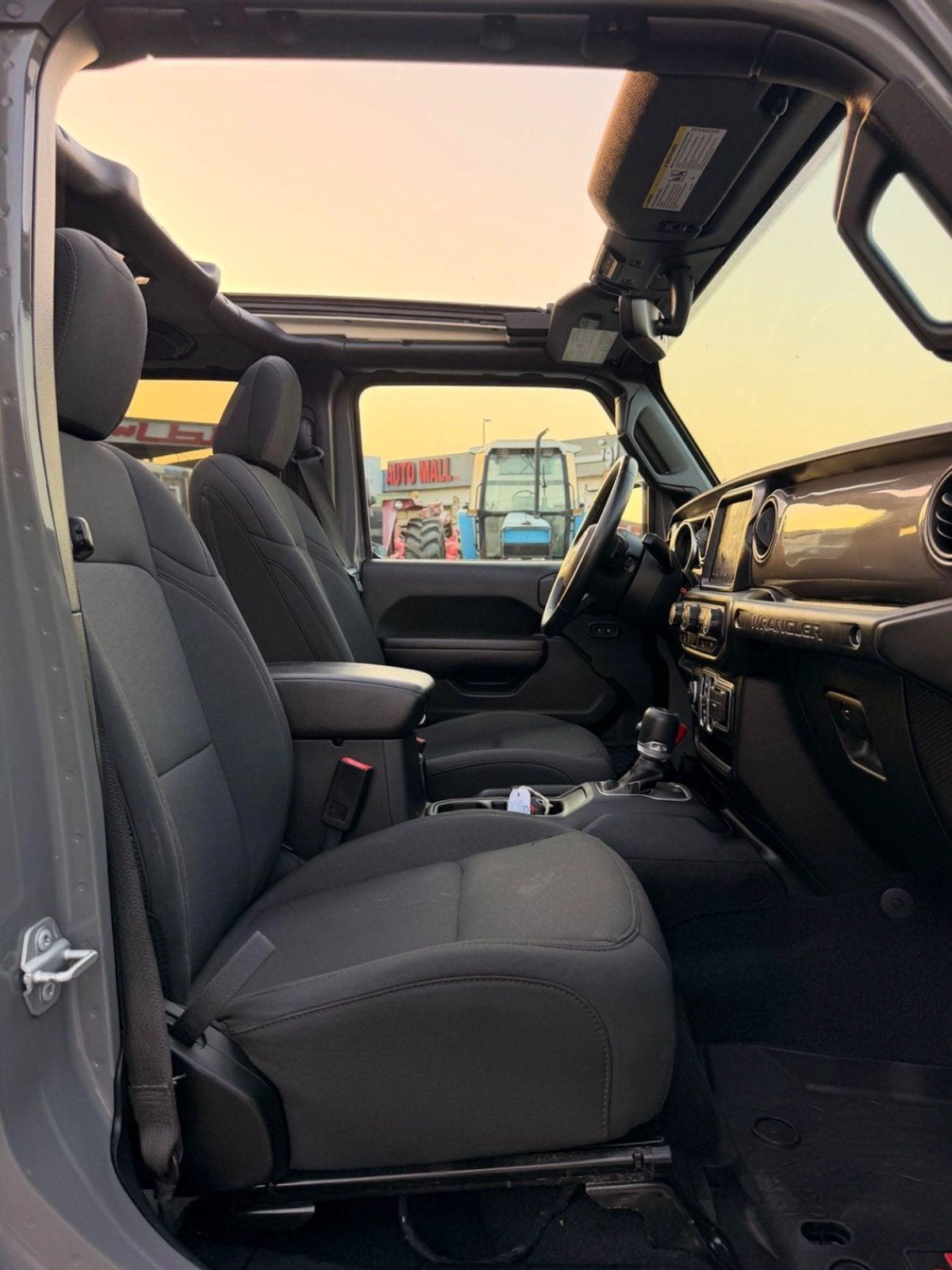 Jeep Wrangler Unlimited SPORT full option automatic Roof-14-14
