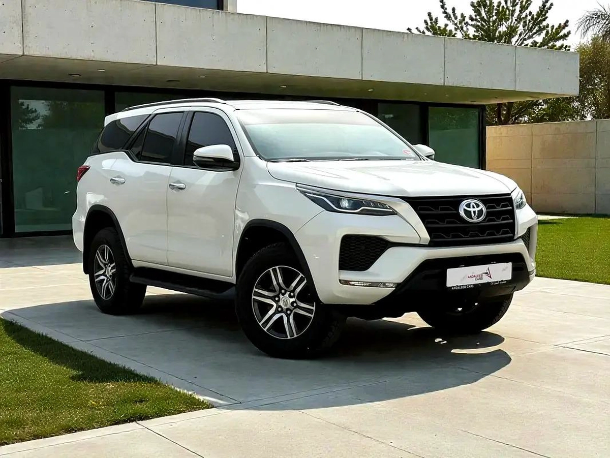AED 1,380 P.M | 0% DOWN PAYMENT | TOYOTA FORTUNER EX-R | 2022-6-6