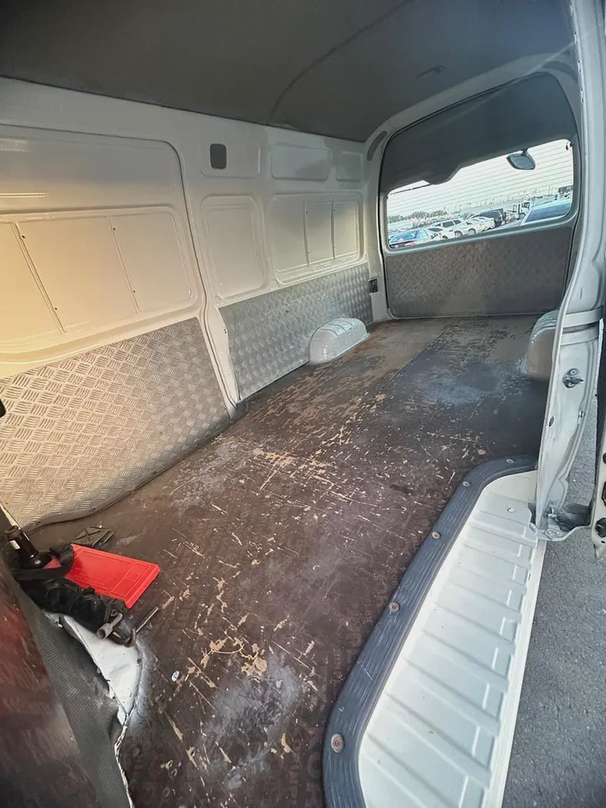 Toyota Hiace GL 2016 GCC Specs-10-10