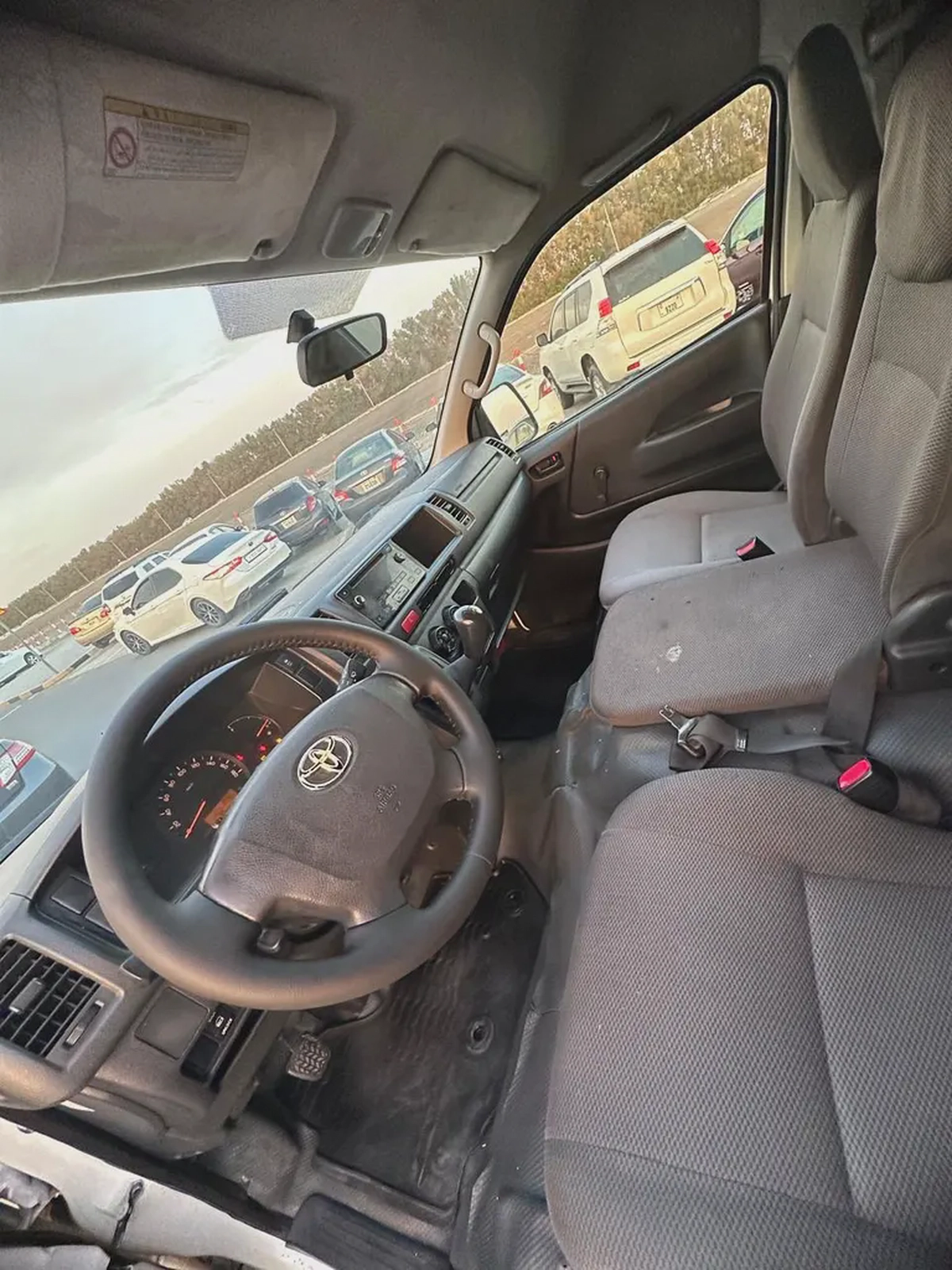 Toyota Hiace GL 2016 GCC Specs-8-8