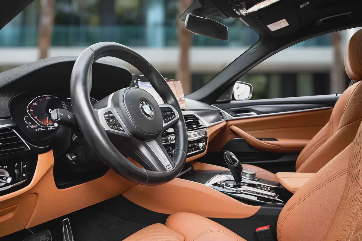 2,253 P.M |  520i M Sport | 0% Downpayment | Warranty | BMW History!-8-8