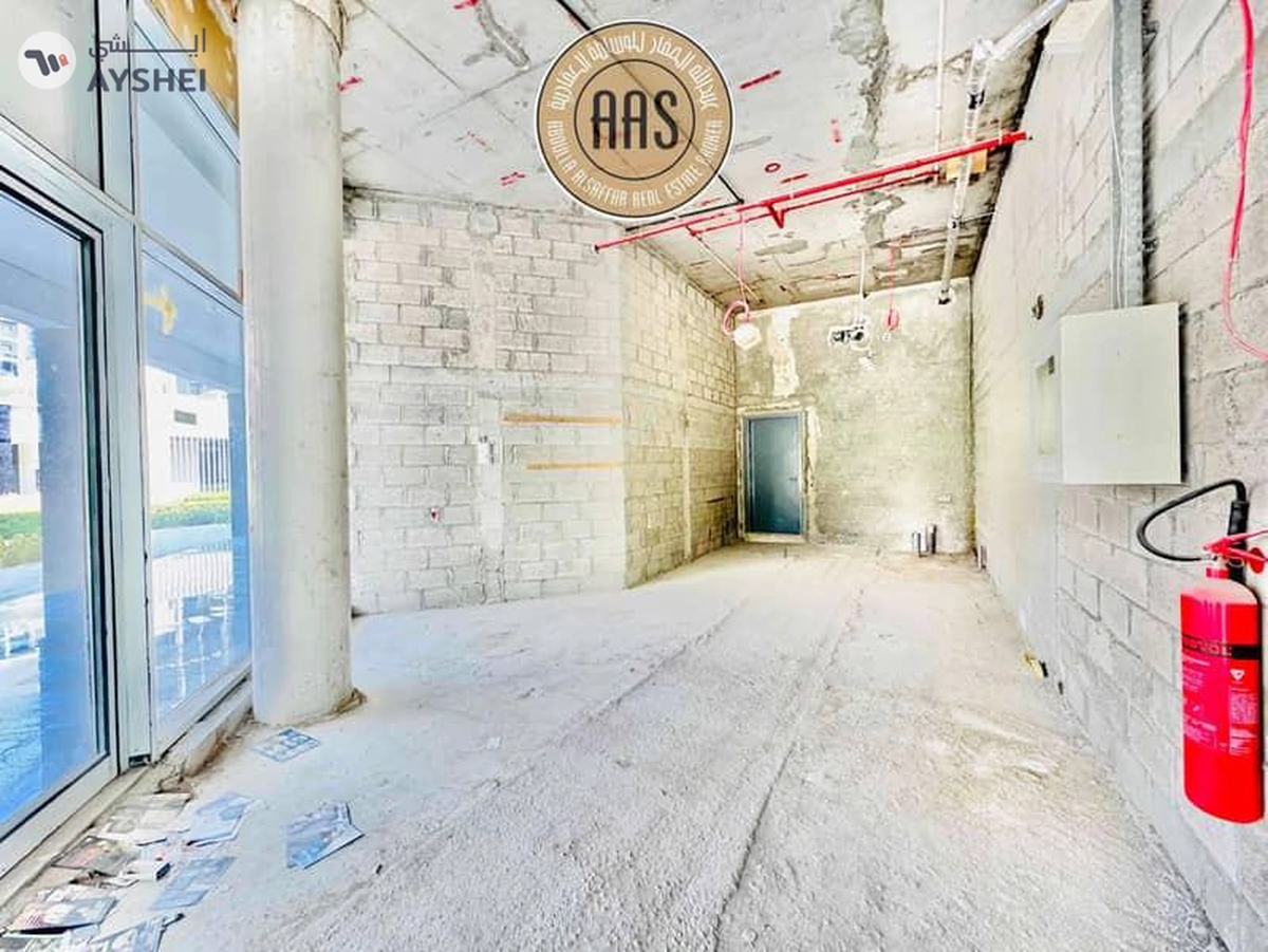 Hot Deal•Main Boulevard View Shop With Exit Door•2 Months Free•4 Cheques-2-2