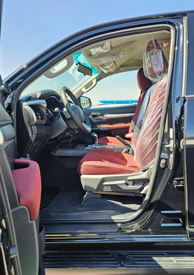 Toyota Hilux SR5 (NON GCC) SR5 TRD || WOOD INTERIOR W VISOR | 4.0L PETROL V6 4WD | BLIND SPOT | DIFFLOCK | DVD+CAMERA | READY S-10