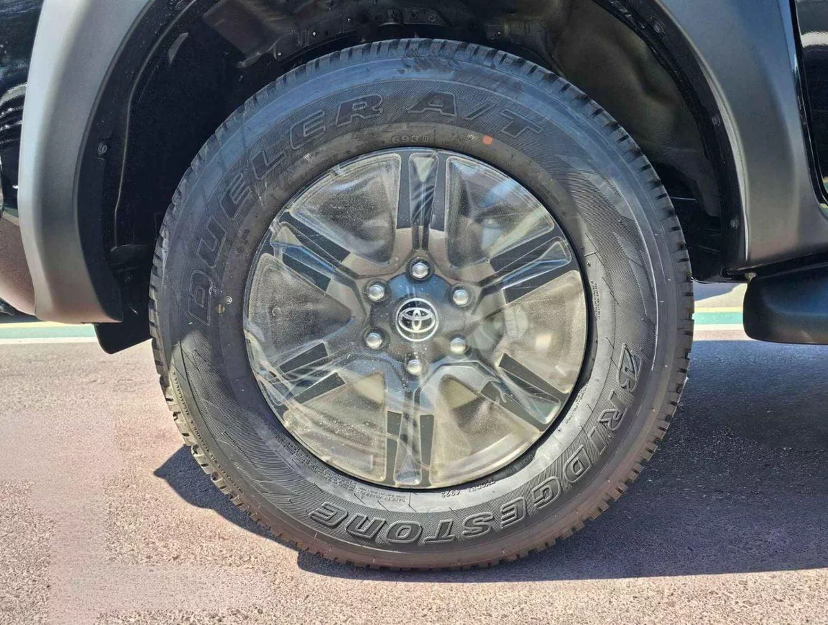 Toyota Hilux SR5 (NON GCC) SR5 TRD || WOOD INTERIOR W VISOR | 4.0L PETROL V6 4WD | BLIND SPOT | DIFFLOCK | DVD+CAMERA | READY S-9-0