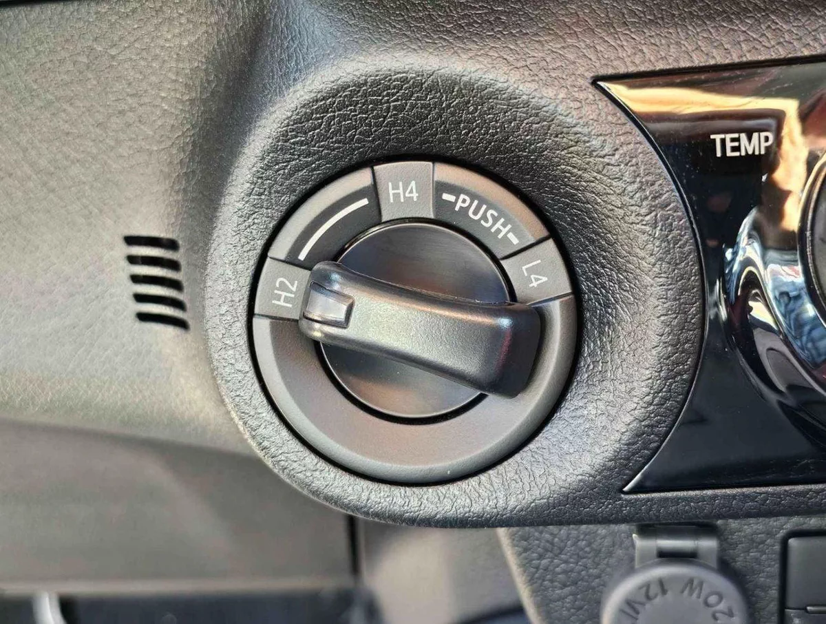 Toyota Hilux SR5 (NON GCC) SR5 TRD || WOOD INTERIOR W VISOR | 4.0L PETROL V6 4WD | BLIND SPOT | DIFFLOCK | DVD+CAMERA | READY S-23-0