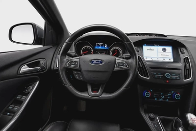 Ford Focus ST 2018 l Sport Hatchback | AED 1,045 / Monthly-10