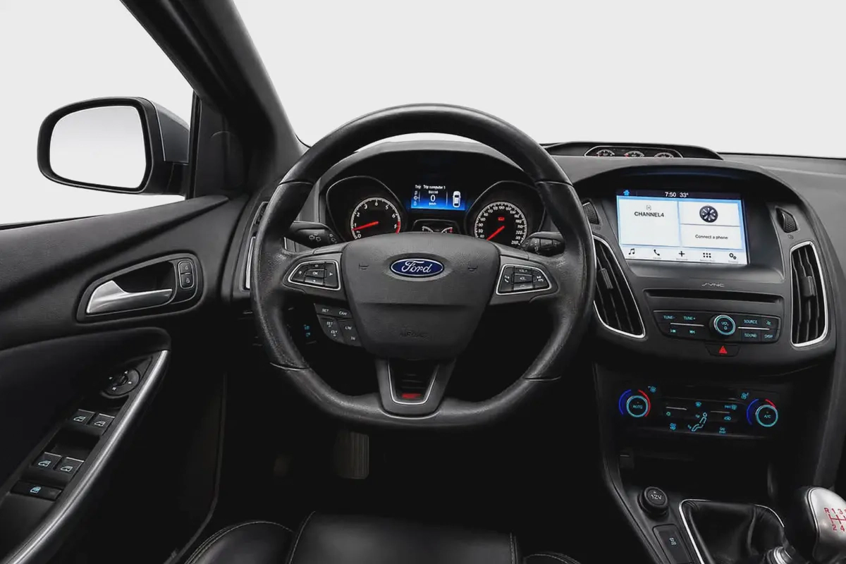 Ford Focus ST 2018 l Sport Hatchback | AED 1,045 / Monthly-10-10