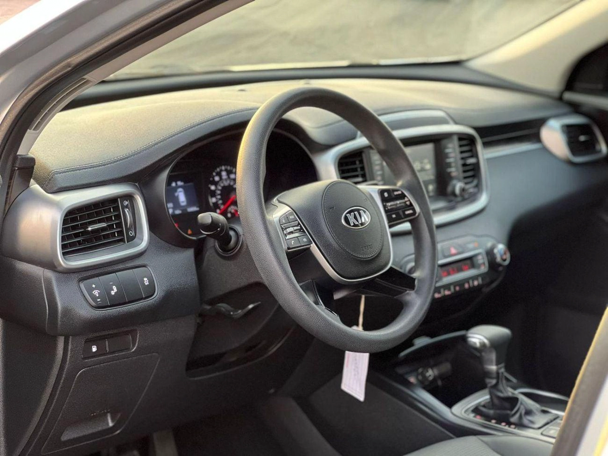 Kia Sorento 2019 Kia Sorento MidOption -3.3L V6 - Rear Camera - Auto trunk - Leather Seat --11-0