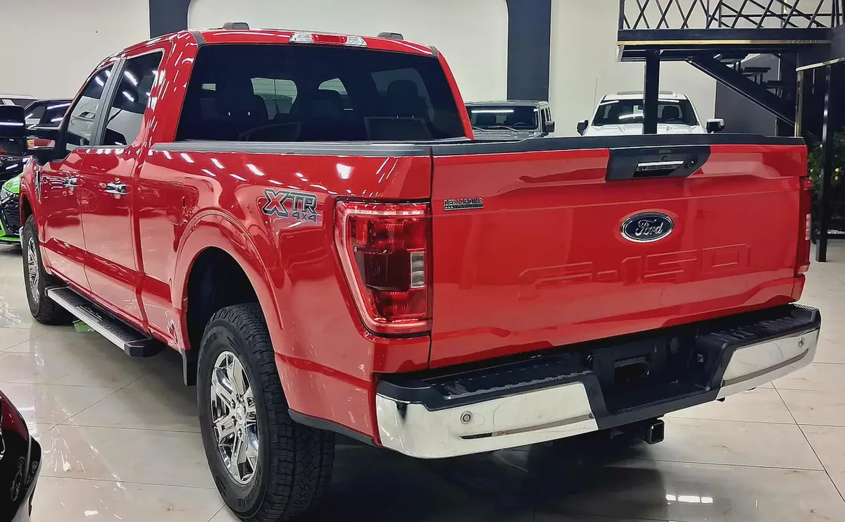 2023 Ford F150 V8 XTR Package No Accidents-4-4