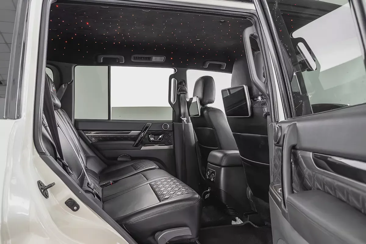 1,599 AED / 60 month’s | 0% DP | 2020 Mitsubishi Pajero 3.8L Signature / Full-Service History-13-13