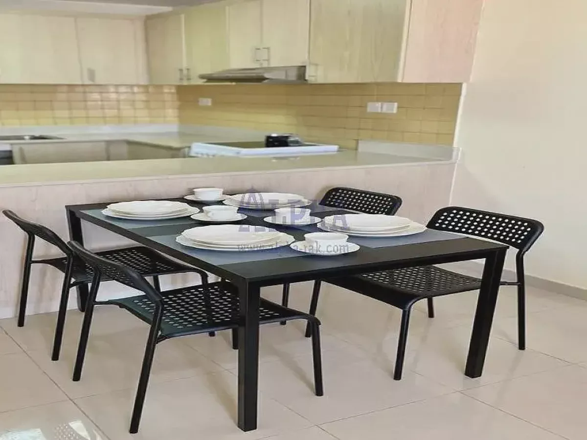 Large Furnished-Studio Partial Sea View-3-3