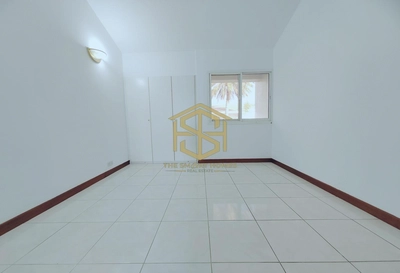 Townhouse for rent in Falcon Villas, Al Garhoud-16