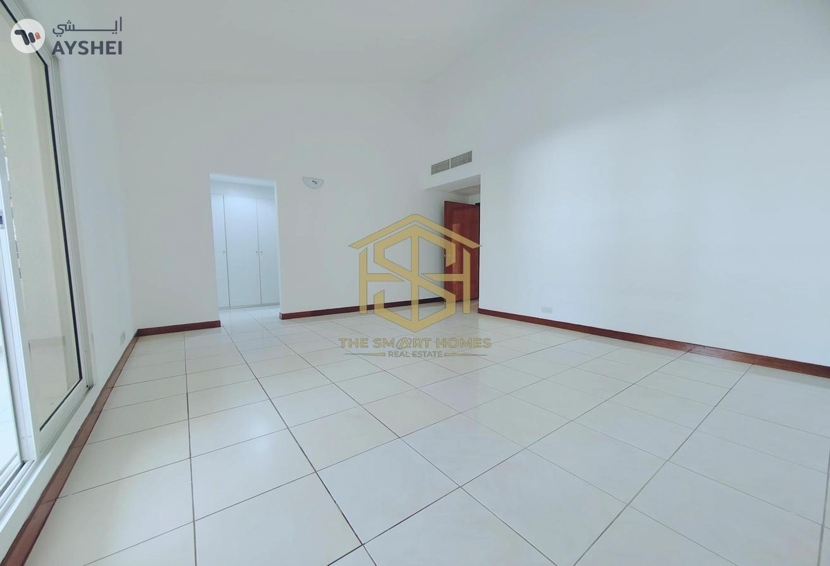 Townhouse for rent in Falcon Villas, Al Garhoud-9-9