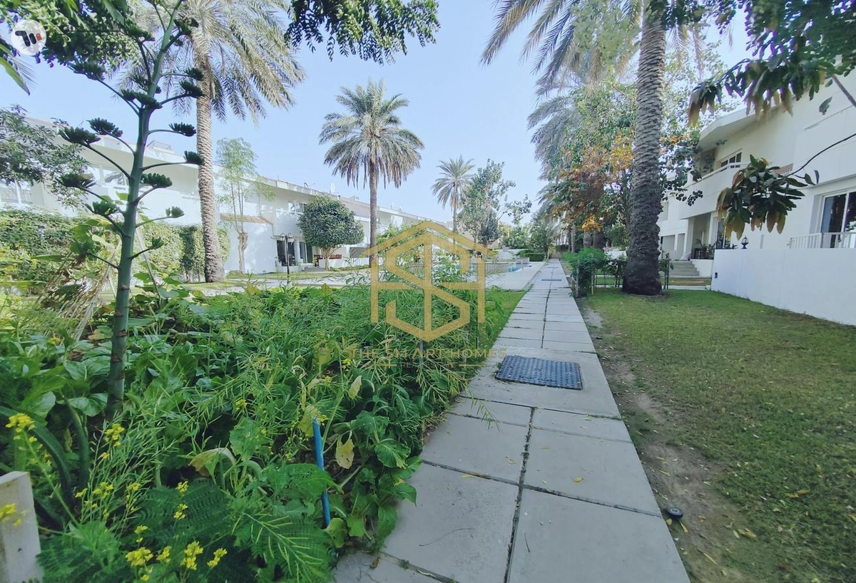 Townhouse for rent in Falcon Villas, Al Garhoud-12-12