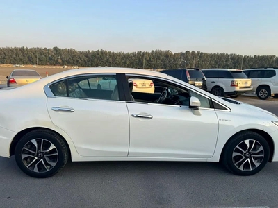 Honda Civic RS 1.8 i-VTEC GCC Model: 2013 Mileage: 117,000 KMS Spec: GCC Very clean and well-maintai-4
