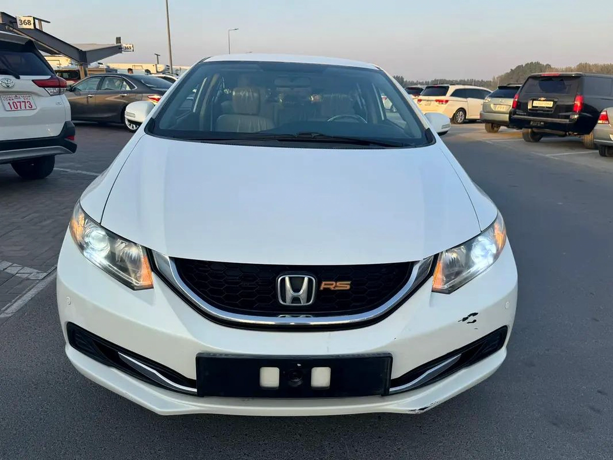 Honda Civic RS 1.8 i-VTEC GCC Model: 2013 Mileage: 117,000 KMS Spec: GCC Very clean and well-maintai-8-8