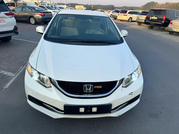 Honda Civic RS 1.8 i-VTEC GCC Model: 2013 Mileage: 117,000 KMS Spec: GCC Very clean and well-maintai