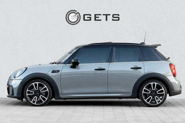 For sale MINI Hatch Cooper S III (F55/F56) Facelift 2, 2.0 l, 2023 in Dubai