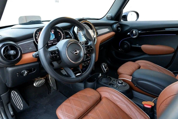For sale MINI Hatch Cooper S III (F55/F56) Facelift 2, 2.0 l, 2023 in Dubai