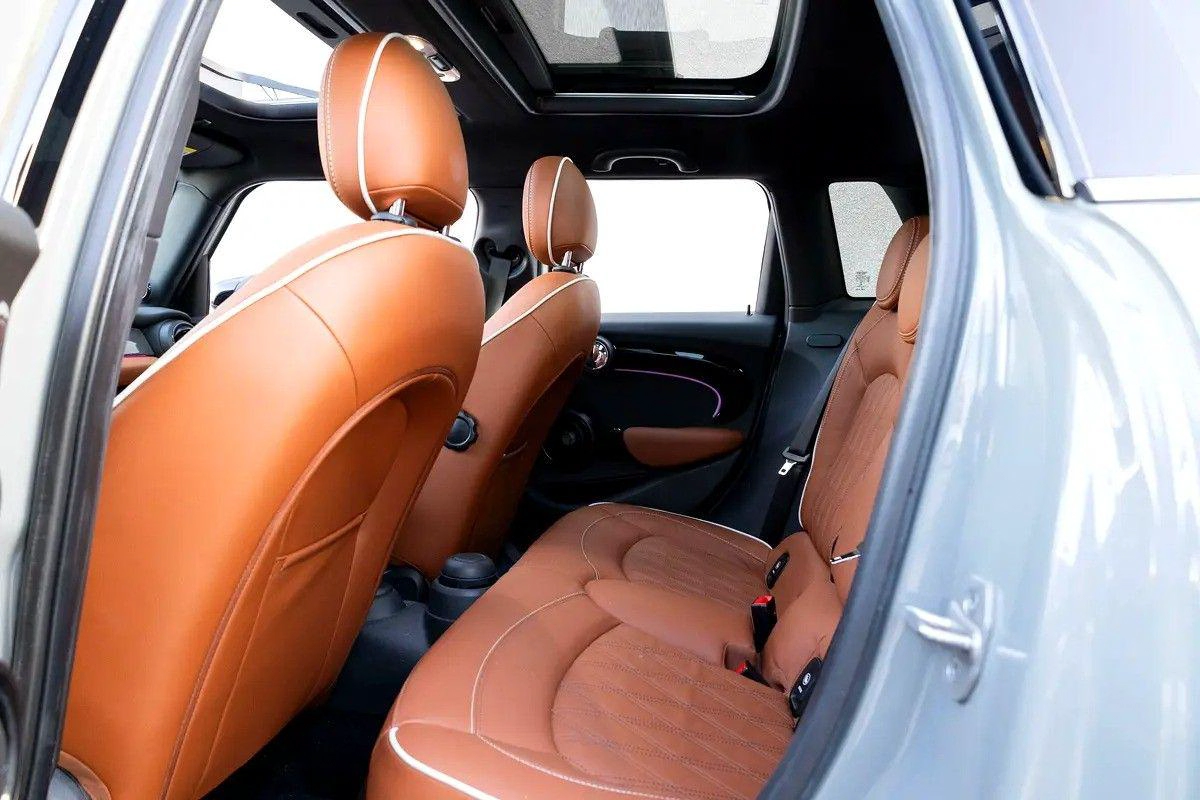 For sale MINI Hatch Cooper S III (F55/F56) Facelift 2, 2.0 l, 2023 in Dubai-2-2