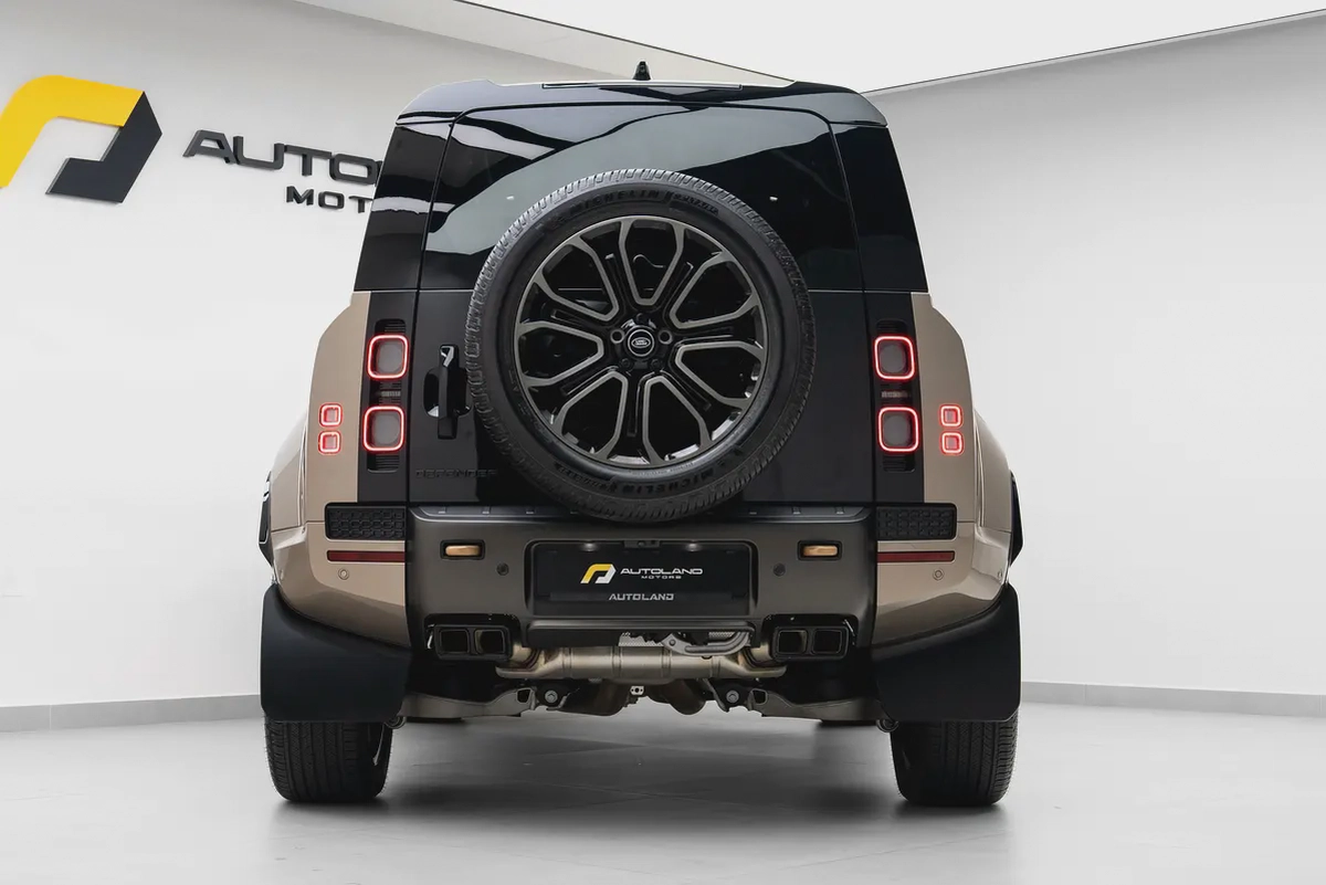 2025 LAND ROVER DEFENDER P635 OCTA | GCC 5 YEARS WARRANTY | 635 HP | HIGH SPEC-4-4