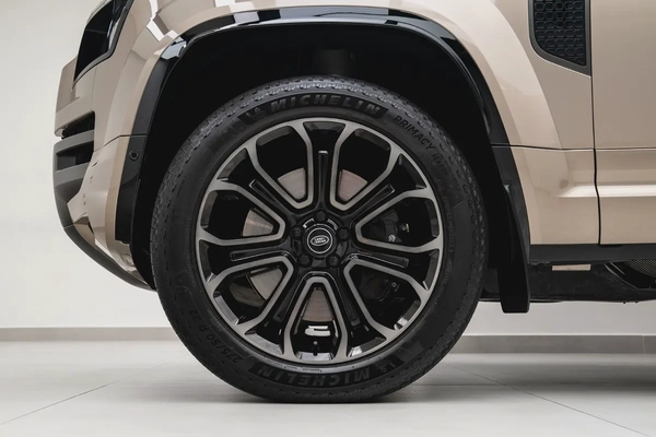 2025 LAND ROVER DEFENDER P635 OCTA | GCC 5 YEARS WARRANTY | 635 HP | HIGH SPEC