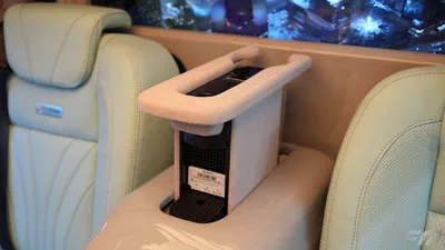 Mercedes Benz V300 VIP BUSINESS VAN –  FULL LUXURY OPTION | BRAND NEW | GCC | 2025-6
