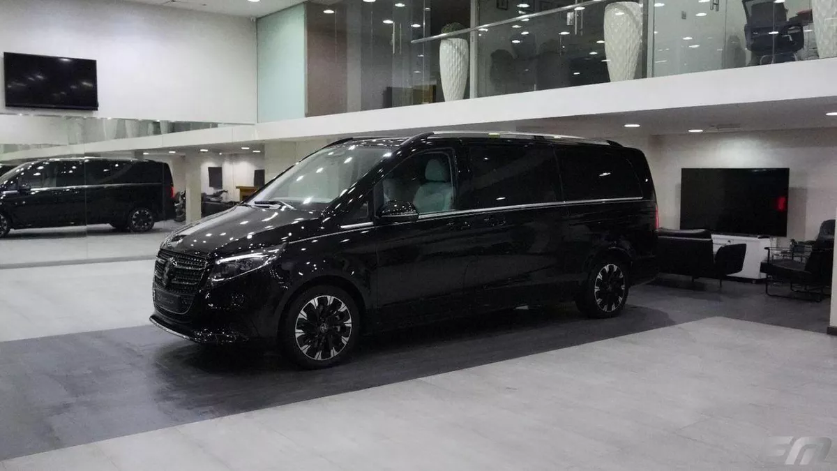 Mercedes Benz V300 VIP BUSINESS VAN –  FULL LUXURY OPTION | BRAND NEW | GCC | 2025-1-0