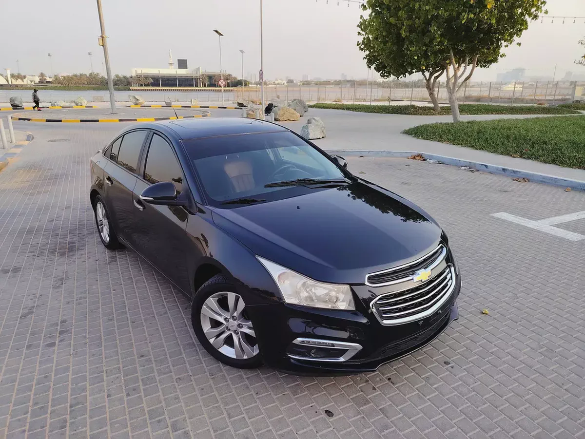 Chevrolet Cruze 2016 GCC FULL Option Top With Navigation Premium Condition 4 Cylinder Sedan-2-2