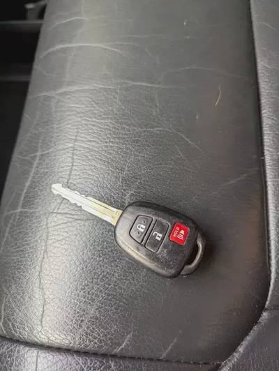 2019 Toyota Tundra Crewmax SR5 - GCC Specs interior and Exterior Excellent Condition-16