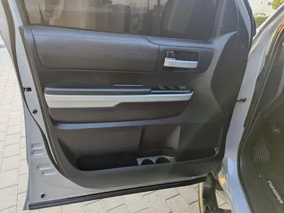 2019 Toyota Tundra Crewmax SR5 - GCC Specs interior and Exterior Excellent Condition-17