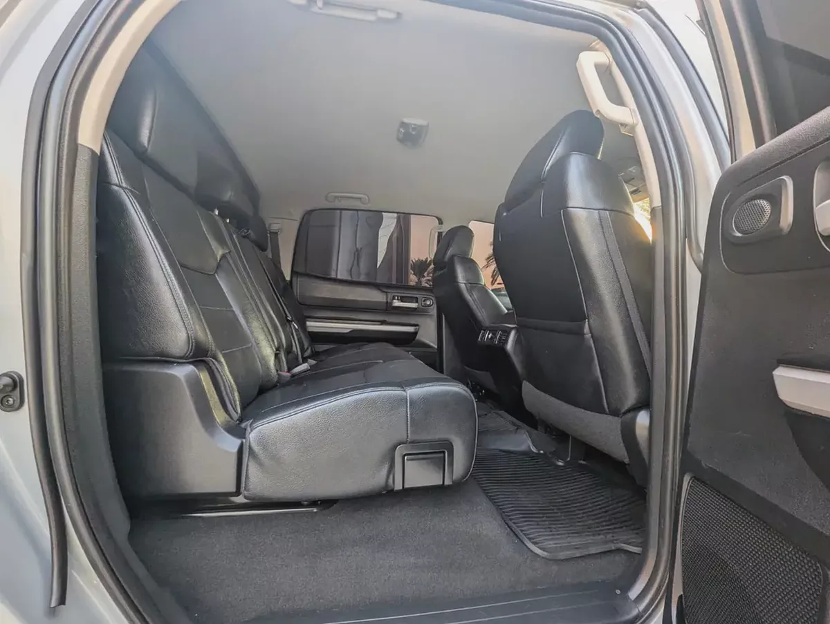 2019 Toyota Tundra Crewmax SR5 - GCC Specs interior and Exterior Excellent Condition-14-14